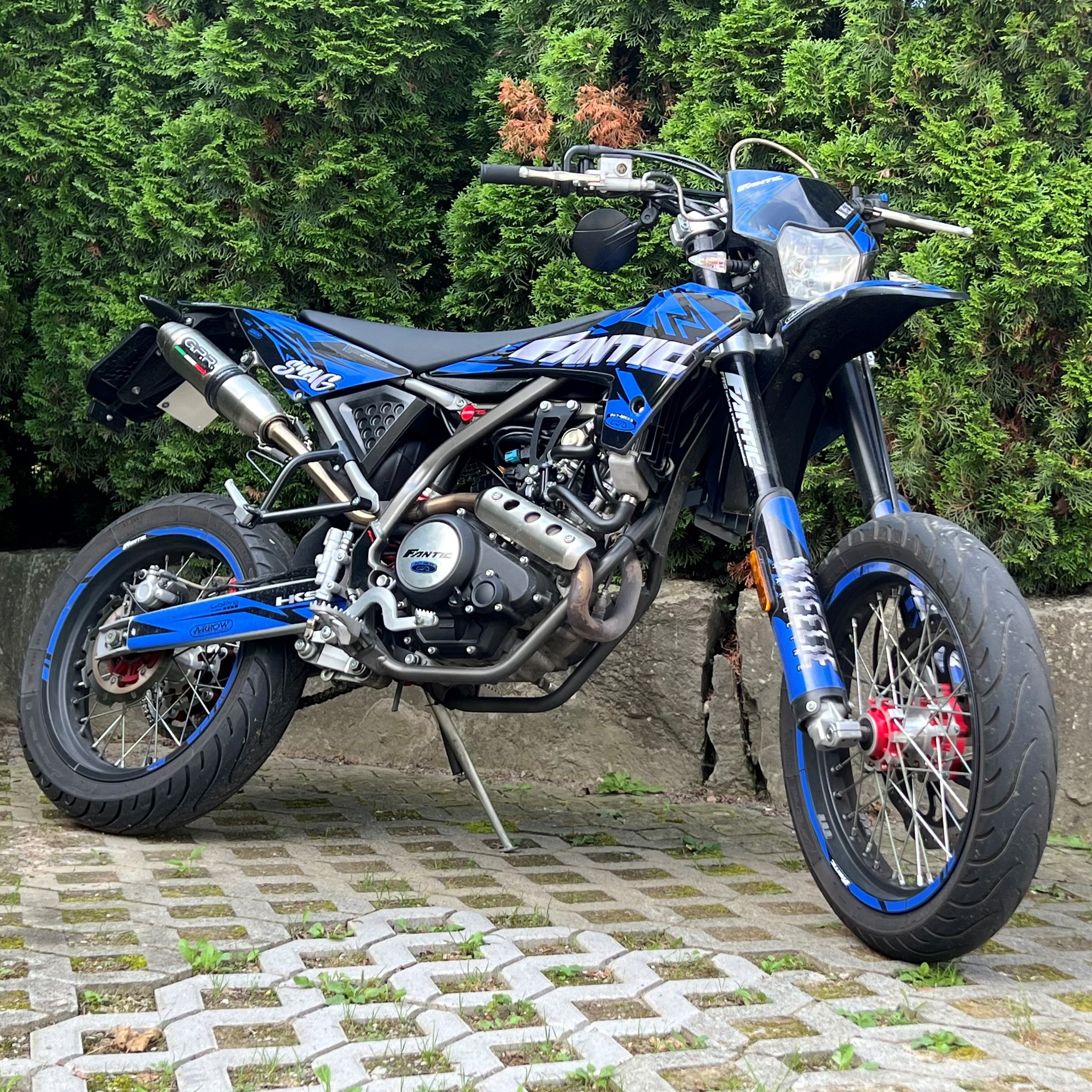 Ein Bild eines Motorrads