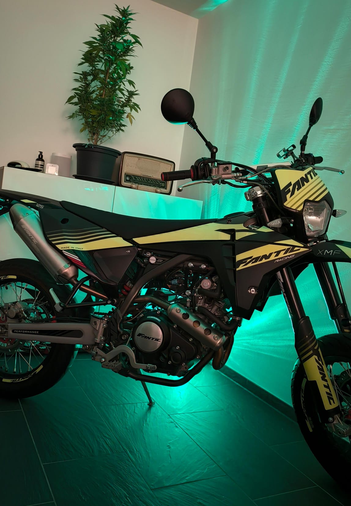 Ein Bild eines Motorrads