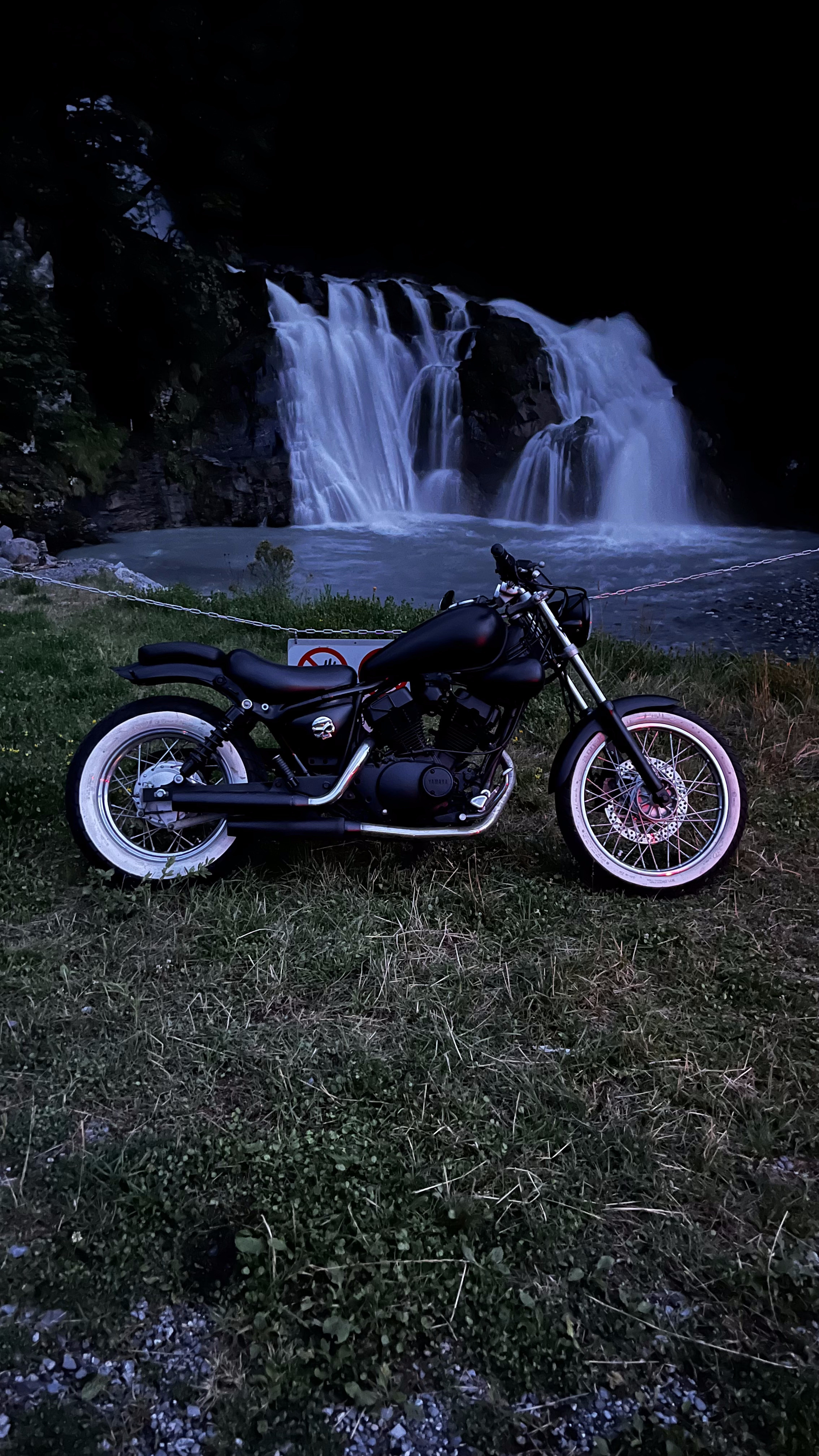 Ein Bild eines Motorrads